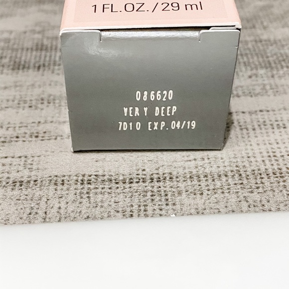 Mary Kay CC Cream Very Deep - Picture 4 of 4